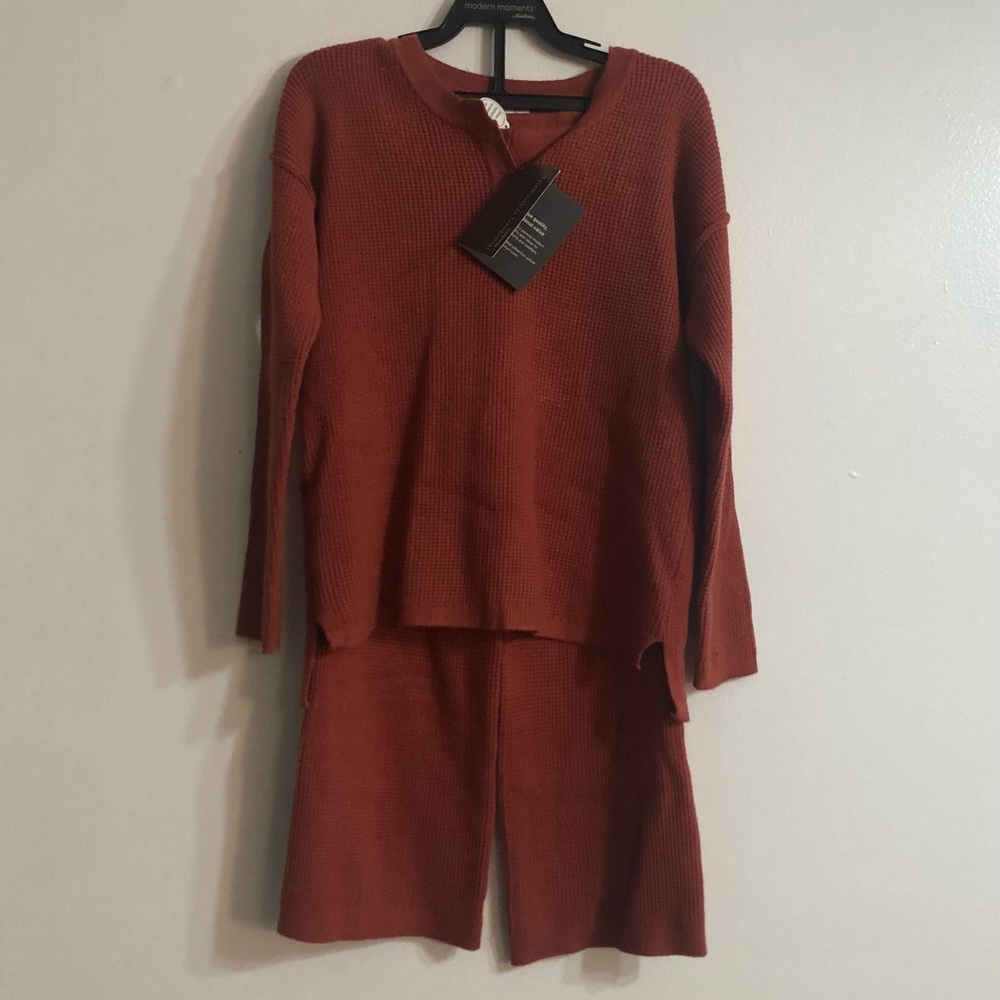 Girl’s 2PC set top knit Henley quarter front buttons/flares pant brown.5T